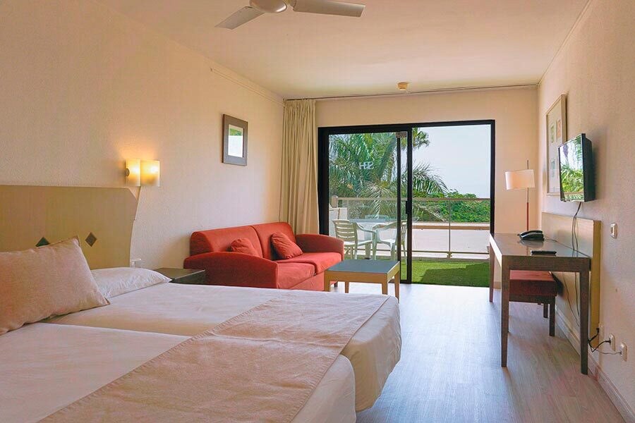 SBH Taro Beach photo 8