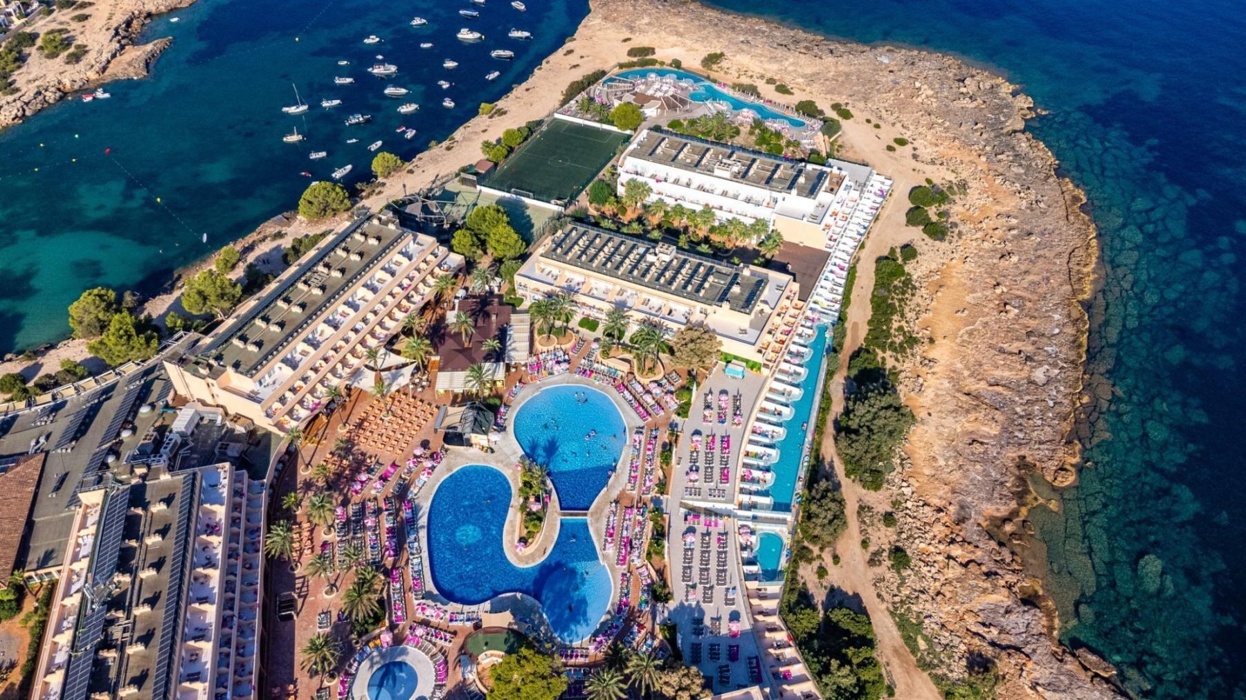 Sirenis Seaview Country Club photo 1