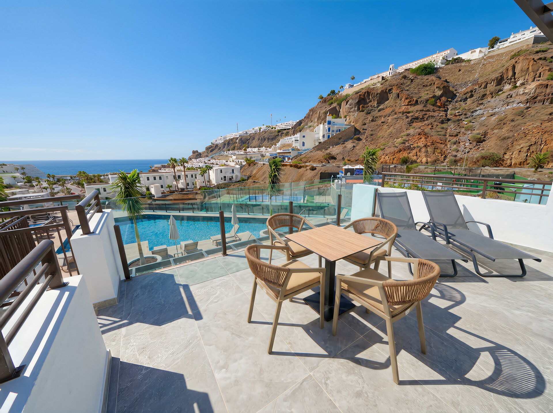 Sunset Suites by Bull photo 2