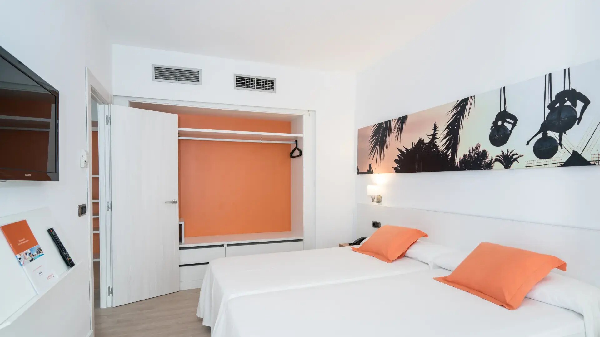 THB Ocean Beach photo 8
