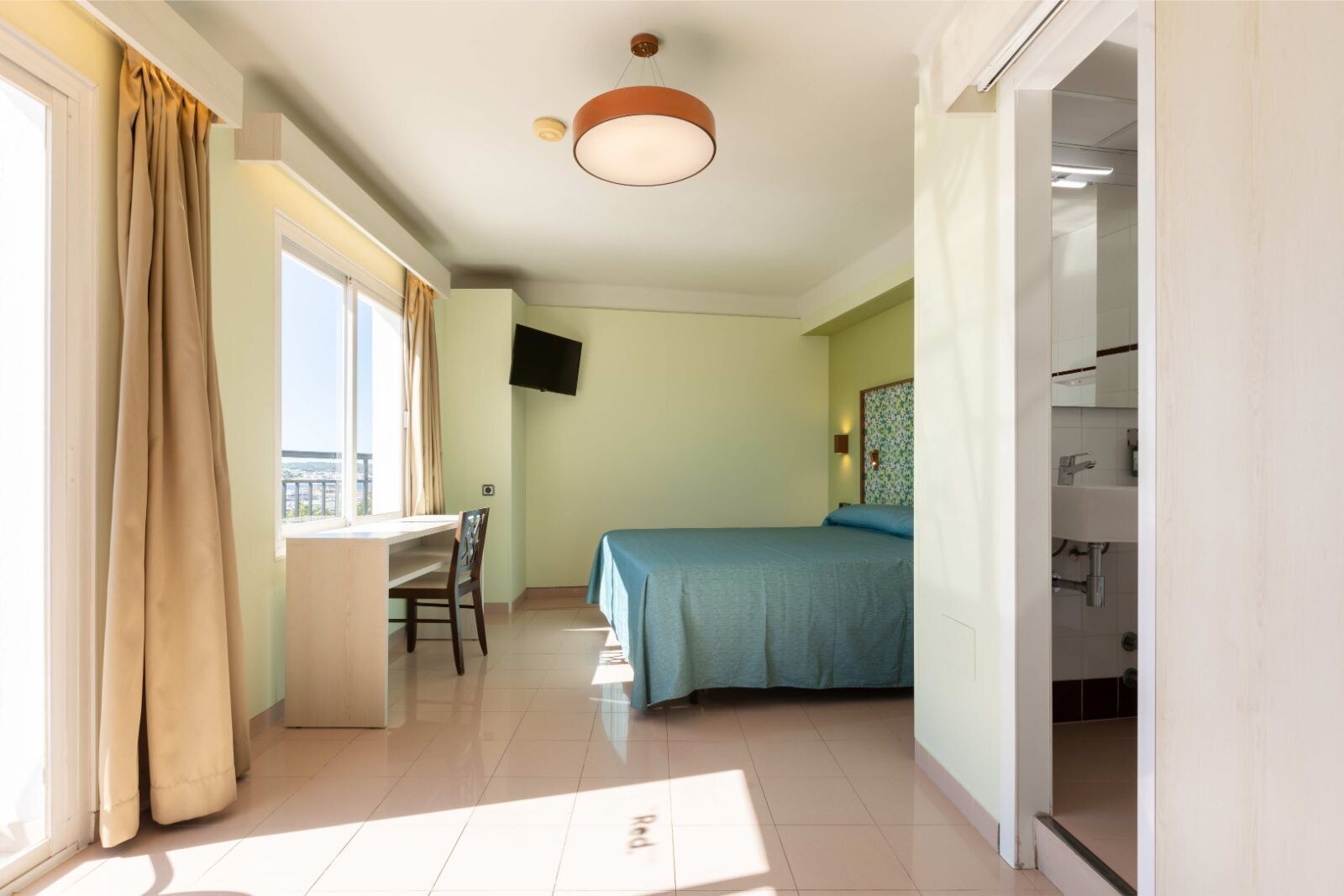 The Red Hotel by Ibiza Feeling photo 10