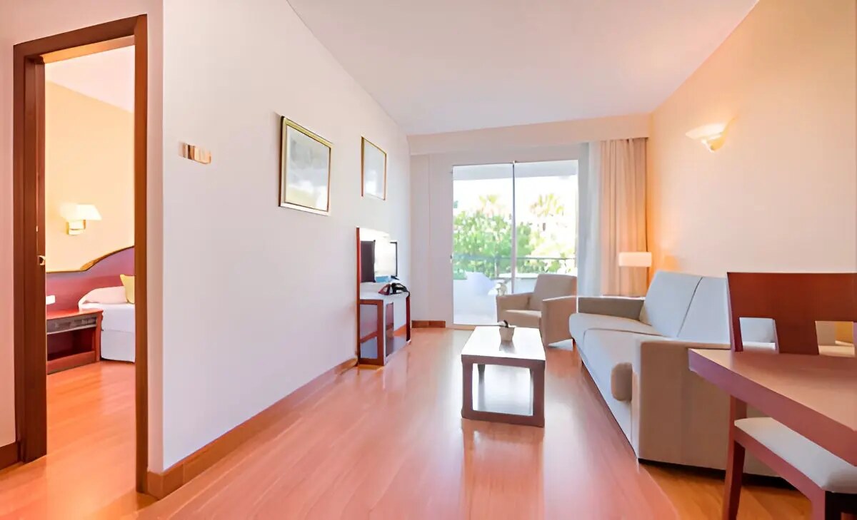 Tropicana Hotel photo 5