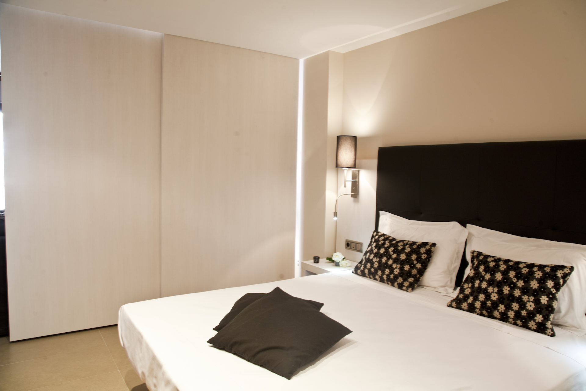 Up Suites Bcn photo 4
