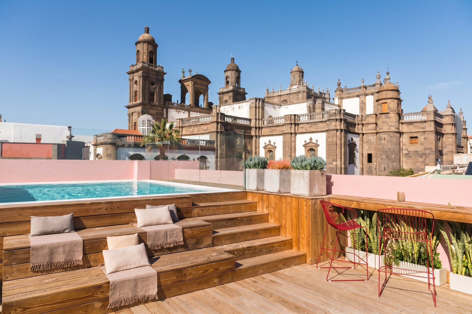 VEINTIUNO Emblematic Hotels