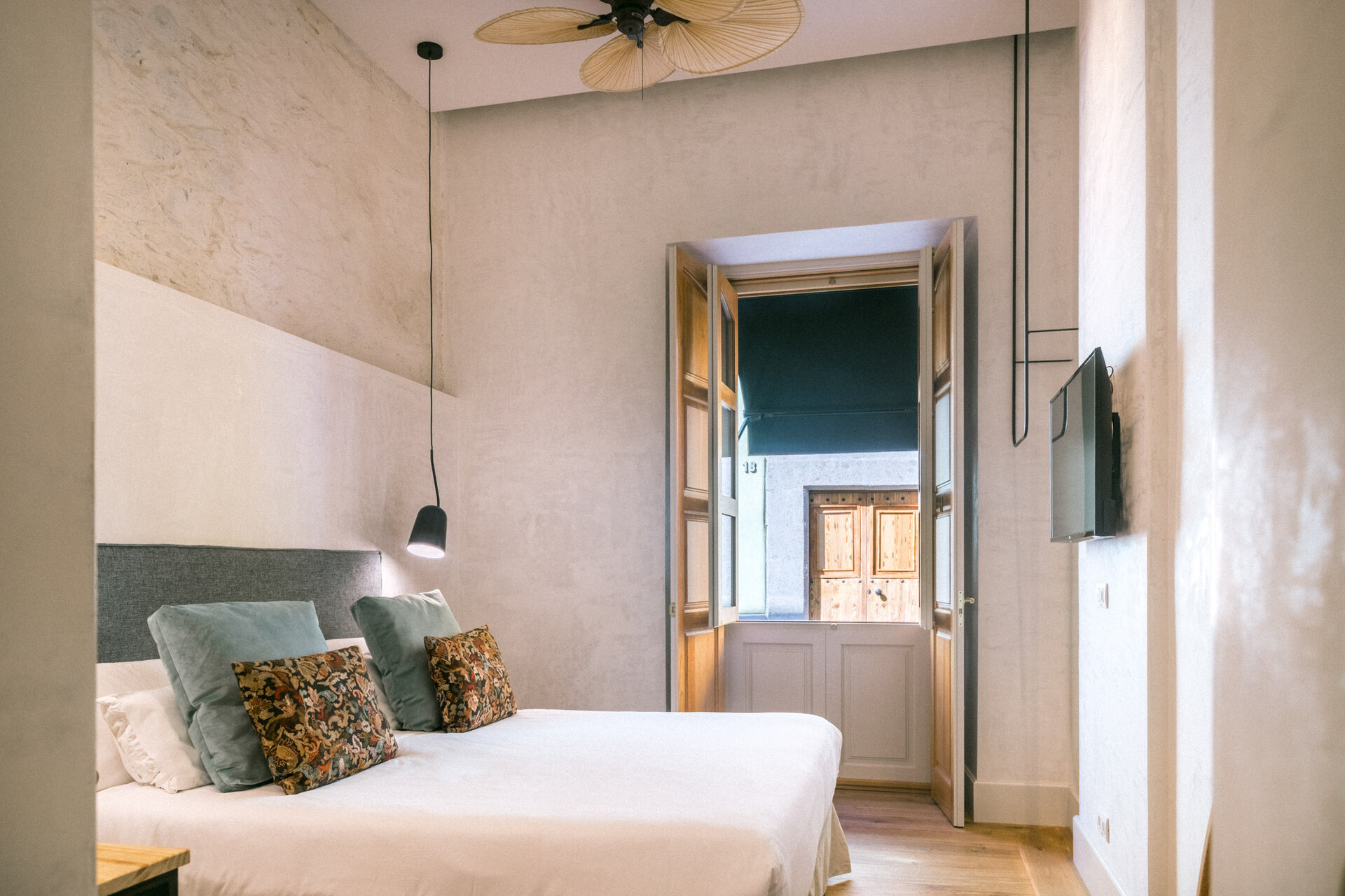 VEINTIUNO Emblematic Hotels photo 5
