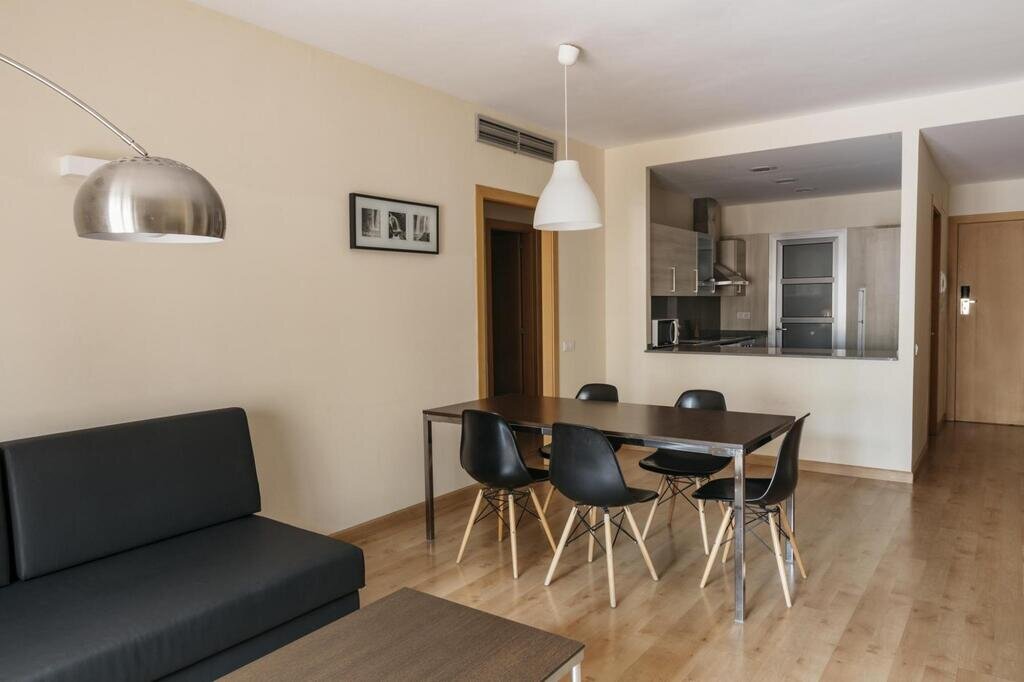 Villarroel Apartments photo 3